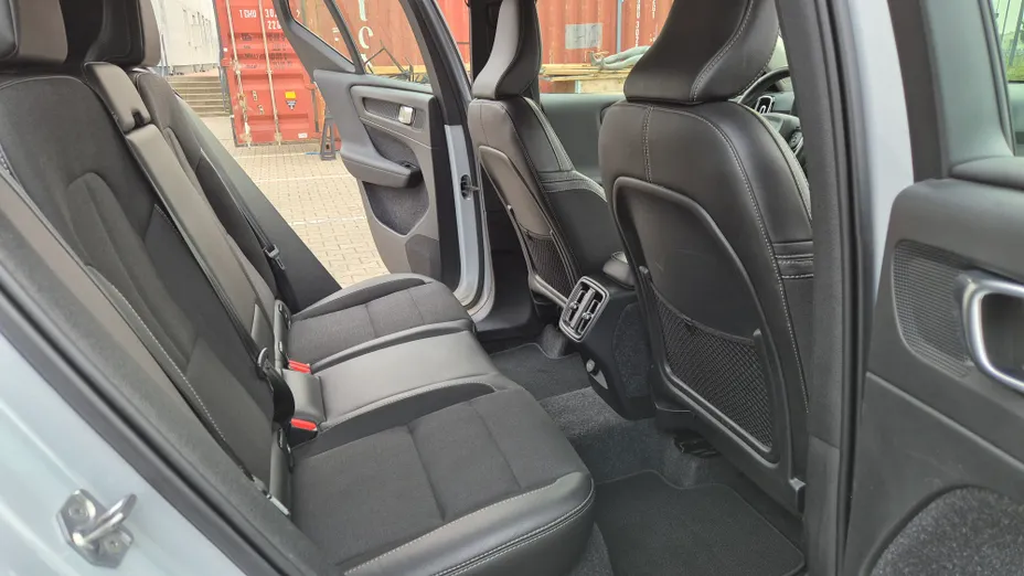 VOLVO XC40 XC40 T3 Momentum Pro aut