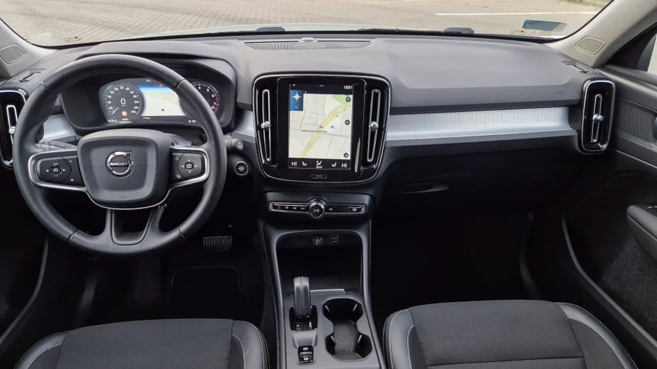 VOLVO XC40 XC40 T3 Momentum Pro aut