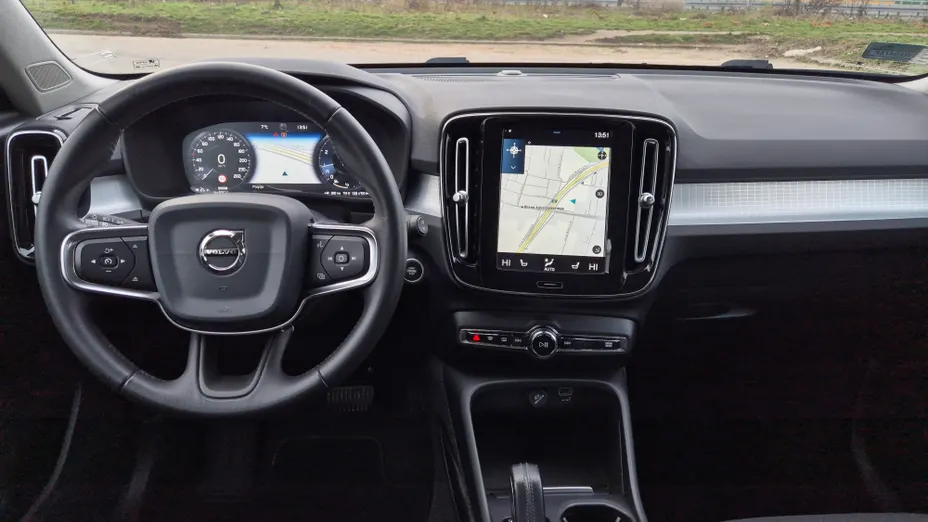 VOLVO XC40 XC40 T3 Momentum Pro aut