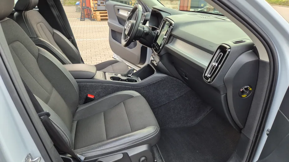 VOLVO XC40 XC40 T3 Momentum Pro aut