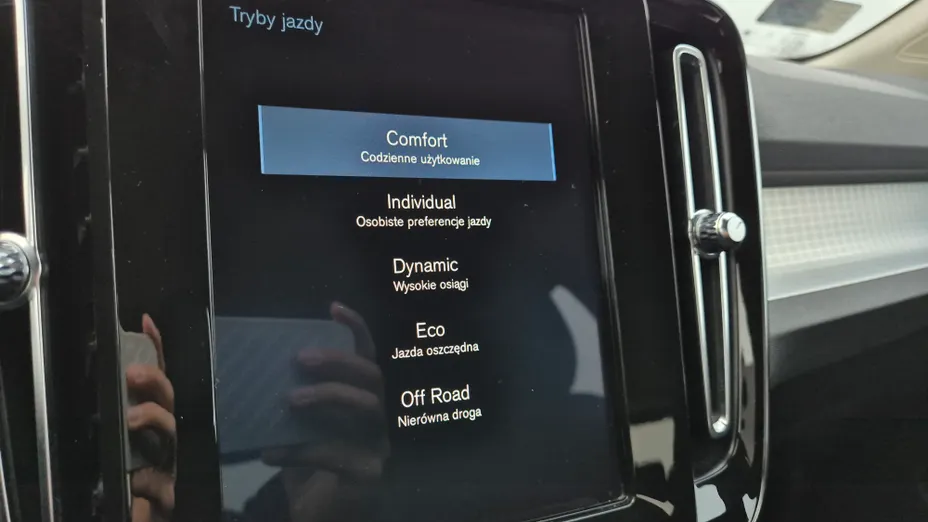 VOLVO XC40 XC40 T3 Momentum Pro aut