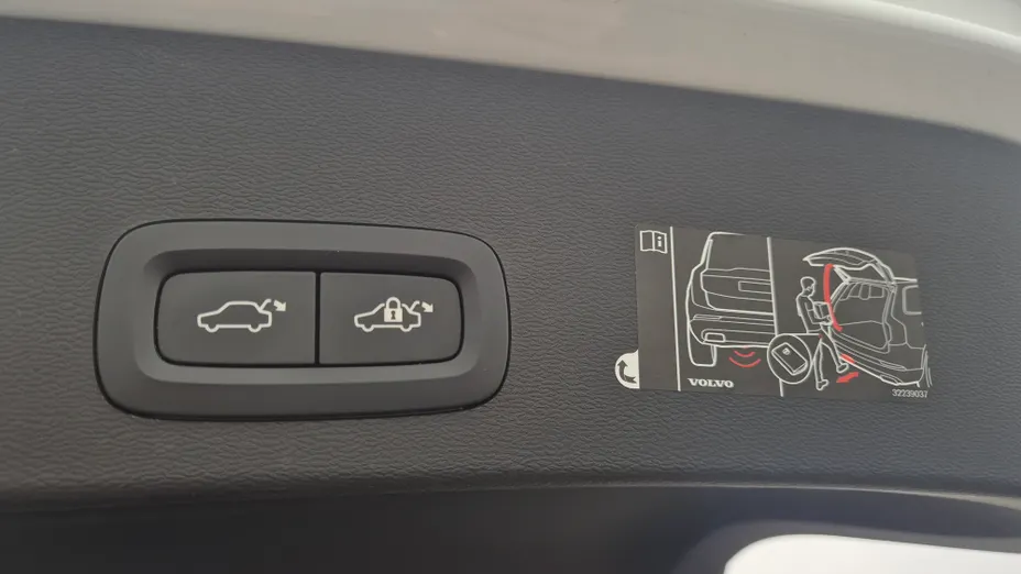 VOLVO XC40 XC40 T3 Momentum Pro aut