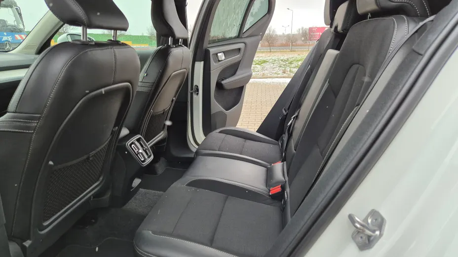 VOLVO XC40 XC40 T3 Momentum Pro aut