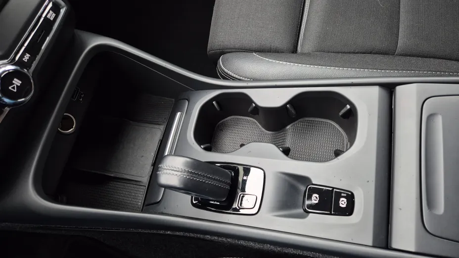 VOLVO XC40 XC40 T3 Momentum Pro aut