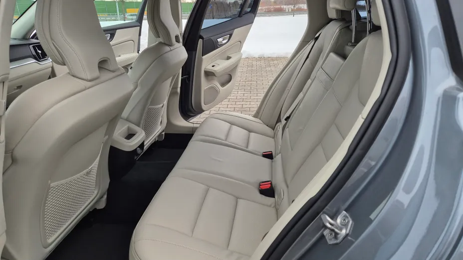 VOLVO V60 V60 CC Pro B5 B AWD aut