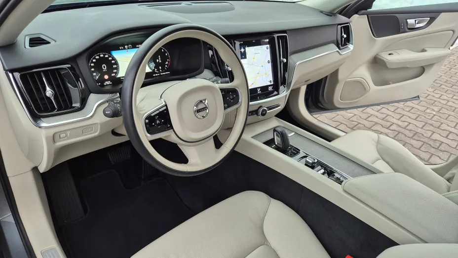 VOLVO V60 V60 CC Pro B5 B AWD aut