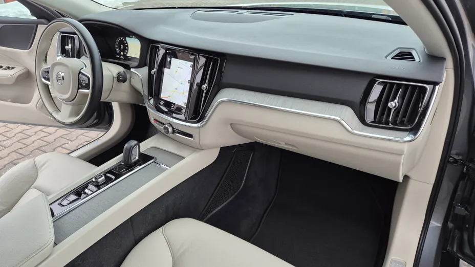 VOLVO V60 V60 CC Pro B5 B AWD aut