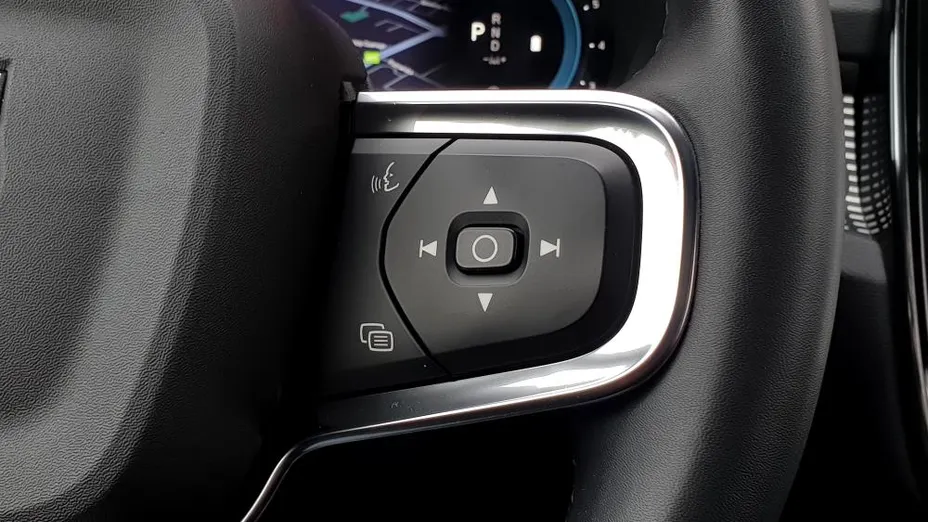 VOLVO XC40 XC40 B4 AWD Plus Dark aut