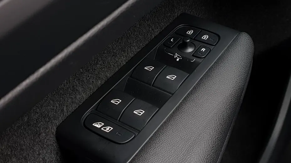 VOLVO XC40 XC40 B4 AWD Plus Dark aut