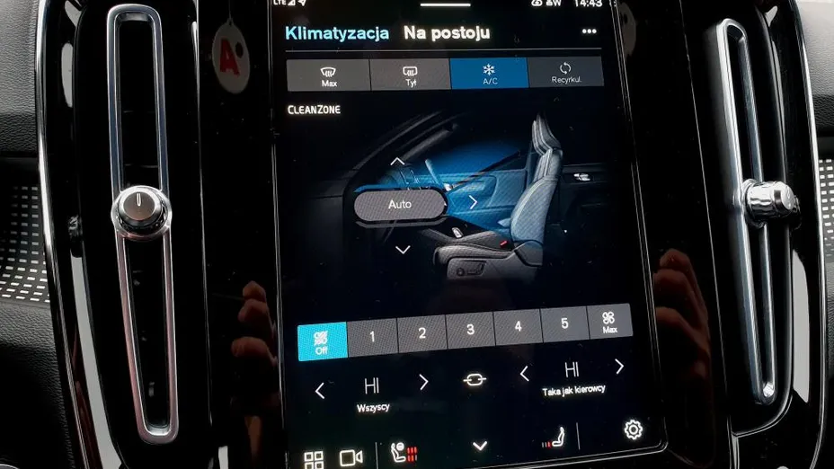 VOLVO XC40 XC40 B4 AWD Plus Dark aut