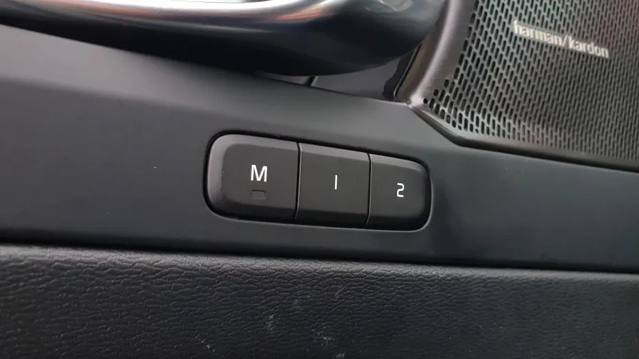 VOLVO XC40 XC40 B4 AWD Plus Dark aut