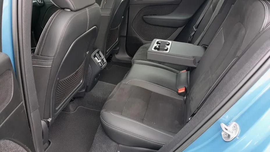 VOLVO XC40 XC40 B4 AWD Plus Dark aut