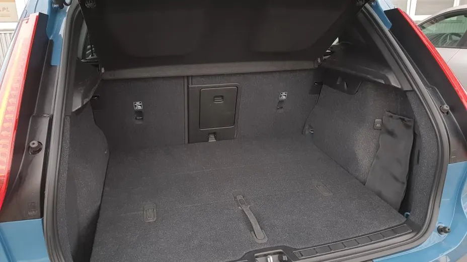 VOLVO XC40 XC40 B4 AWD Plus Dark aut