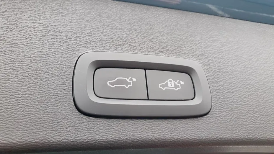 VOLVO XC40 XC40 B4 AWD Plus Dark aut