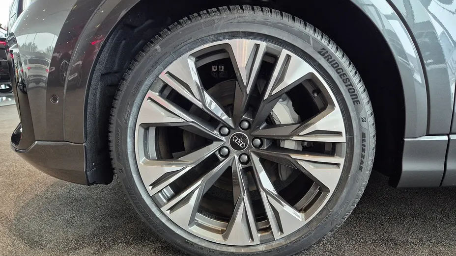 AUDI Q8 Q8 45 TDI mHEV Quattro Tiptronic Nowy