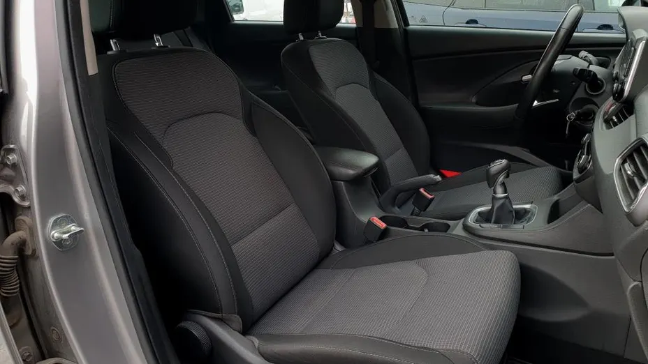 HYUNDAI i30 i30 1.5 DPI Classic +