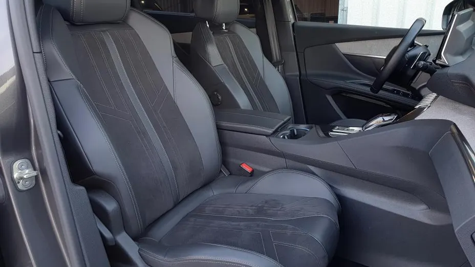 PEUGEOT 5008 5008 1.6 PureTech GT Line S&S EAT8