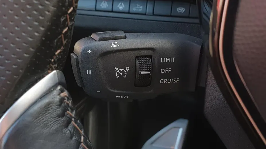 PEUGEOT 5008 5008 1.6 PureTech GT Line S&S EAT8