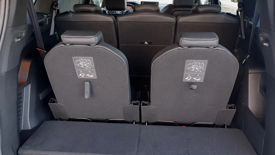 PEUGEOT 5008 5008 1.6 PureTech GT Line S&S EAT8