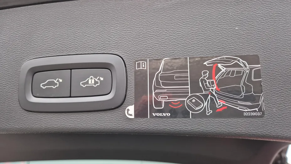 VOLVO XC40 XC40 T3 Momentum Pro aut