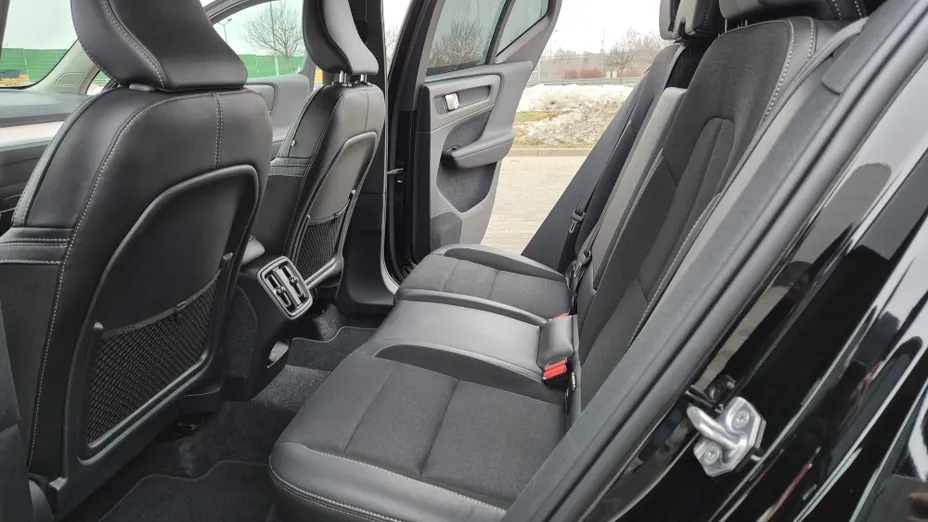 VOLVO XC40 XC40 T3 Momentum Pro aut