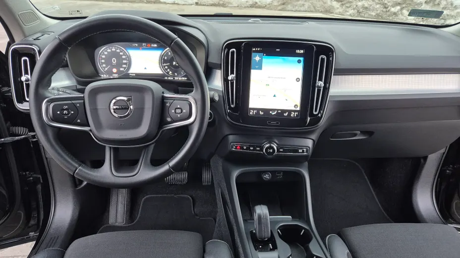 VOLVO XC40 XC40 T3 Momentum Pro aut