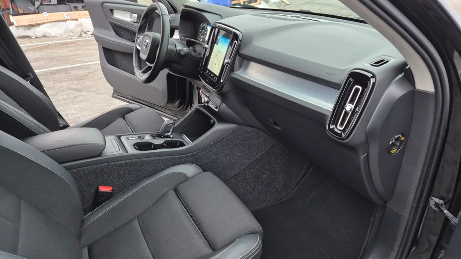 VOLVO XC40 XC40 T3 Momentum Pro aut