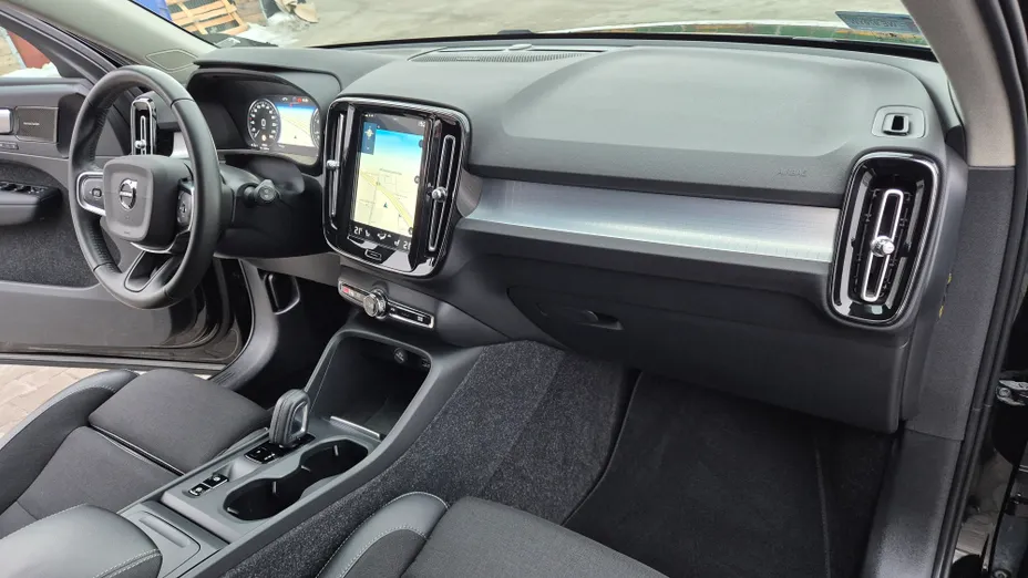 VOLVO XC40 XC40 T3 Momentum Pro aut