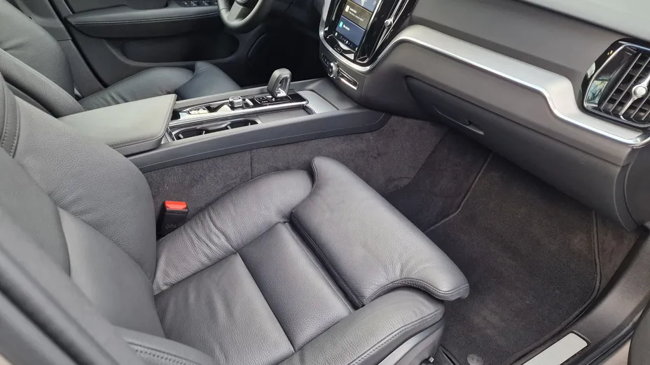 VOLVO V60 V60 B4 B Plus Dark aut
