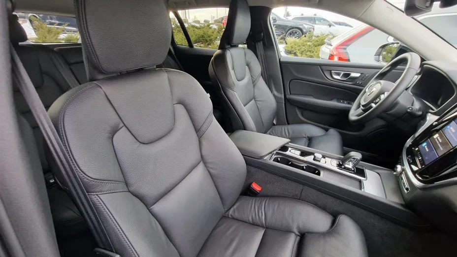 VOLVO V60 V60 B4 B Plus Dark aut