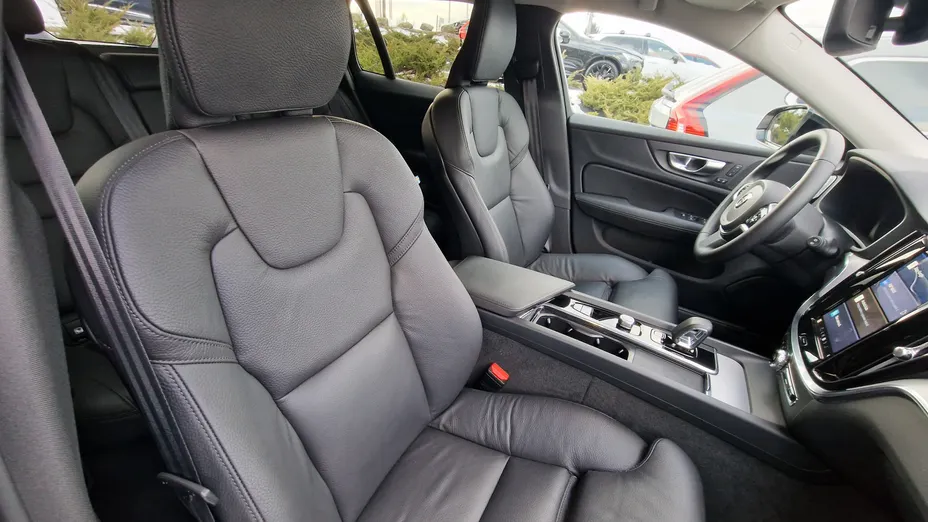 VOLVO V60 V60 B4 B Plus Dark aut