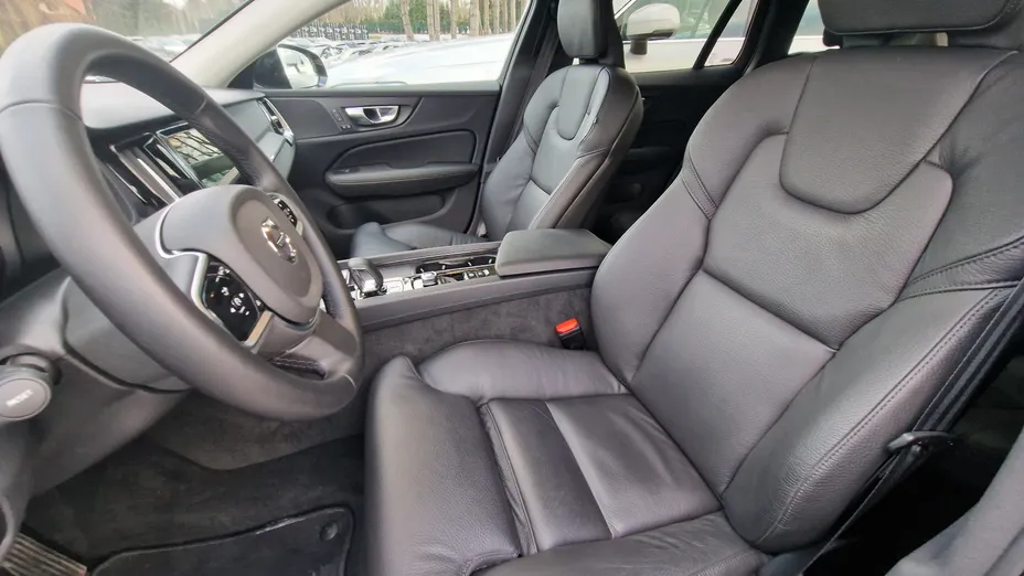 VOLVO V60 V60 B4 B Plus Dark aut