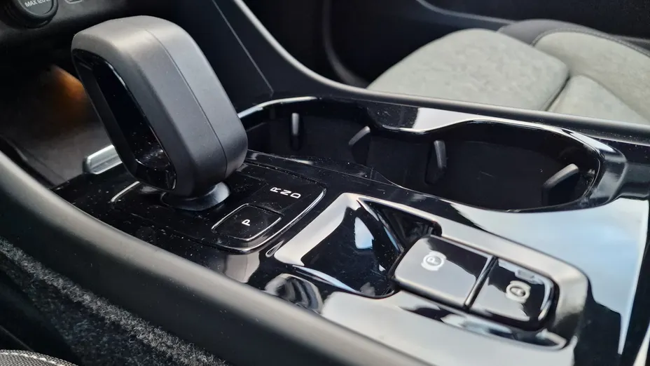 VOLVO XC40 XC40 B4 AWD Plus Dark aut
