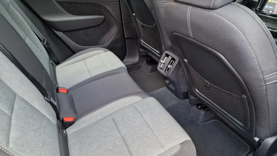 VOLVO XC40 XC40 B4 AWD Plus Dark aut