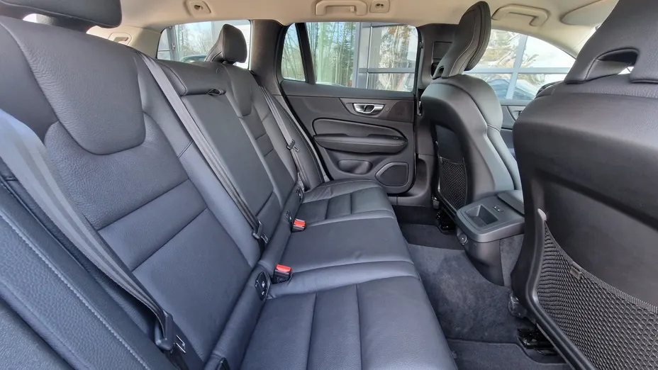 VOLVO V60 V60 B4 B Plus Dark aut