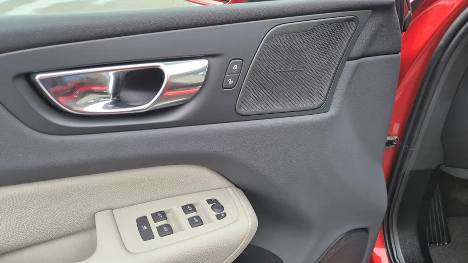 VOLVO XC60 XC60 T4 Momentum Pro aut