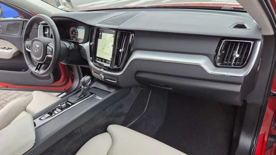 VOLVO XC60 XC60 T4 Momentum Pro aut