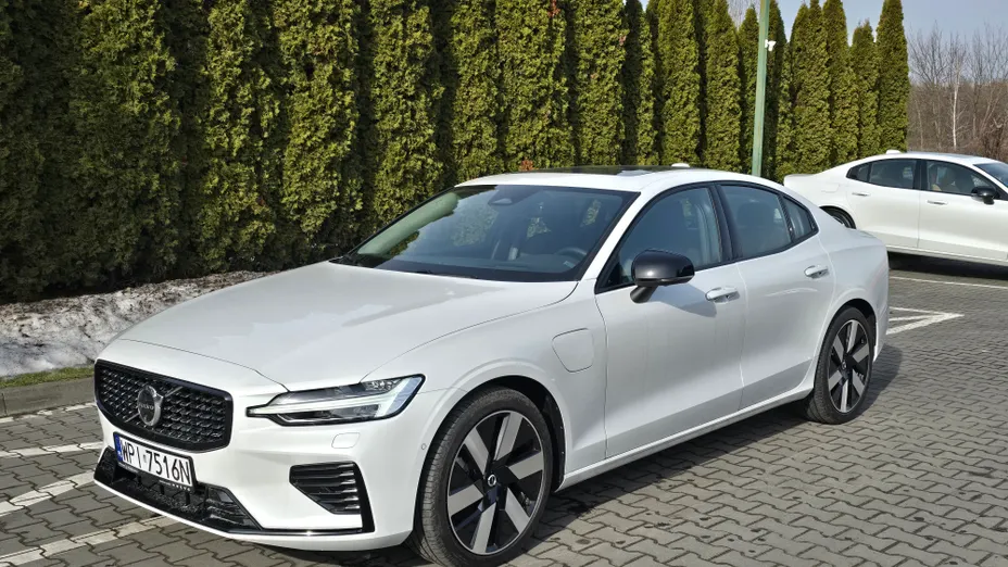 VOLVO S60 S60 T8 AWD Plug-In Hybrid Polestar Engineered aut