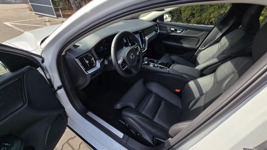 VOLVO S60 S60 T8 AWD Plug-In Hybrid Polestar Engineered aut