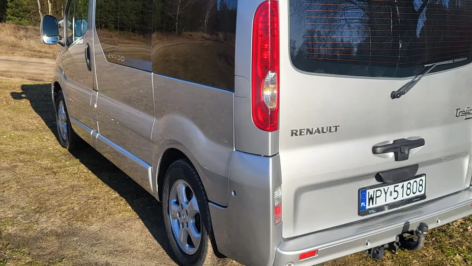 RENAULT Trafic -