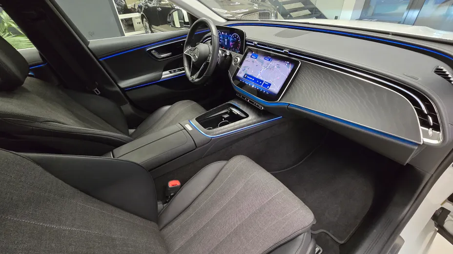 MERCEDES-BENZ E Klasa E 200 mHEV Avantgarde 9G-Tronic