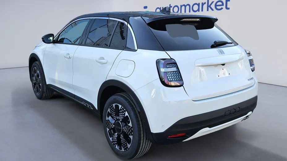 FIAT 600 600 1.2 Turbo Hybrid La Prima eDCT Nowy