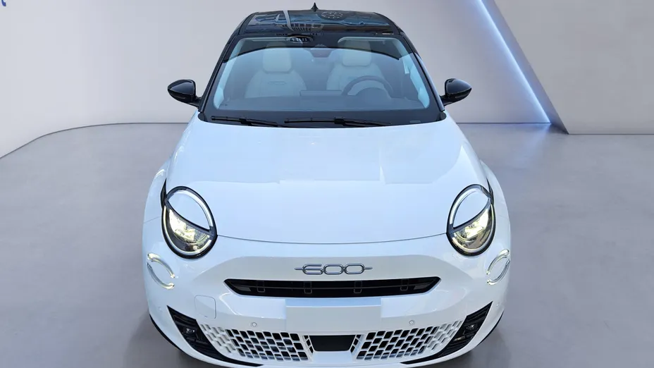 FIAT 600 600 1.2 Turbo Hybrid La Prima eDCT Nowy