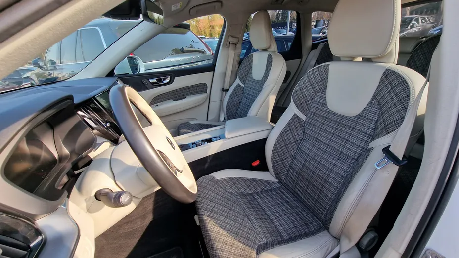 VOLVO XC60 XC60 T4 Momentum aut