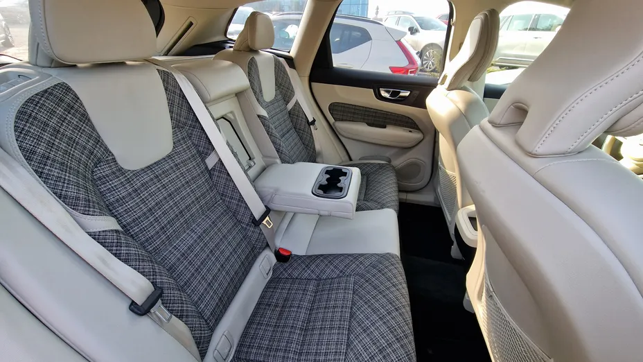 VOLVO XC60 XC60 T4 Momentum aut