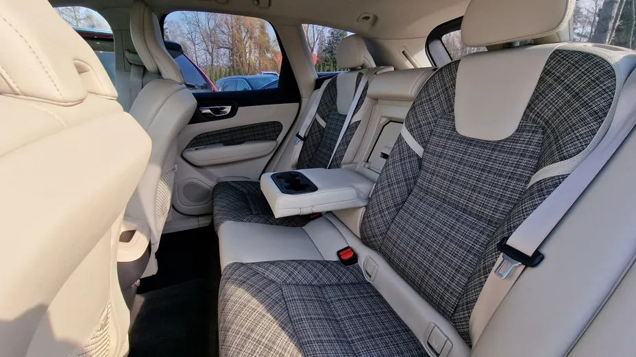 VOLVO XC60 XC60 T4 Momentum aut