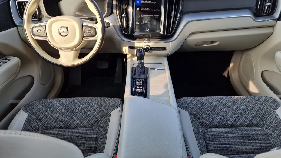 VOLVO XC60 XC60 T4 Momentum aut