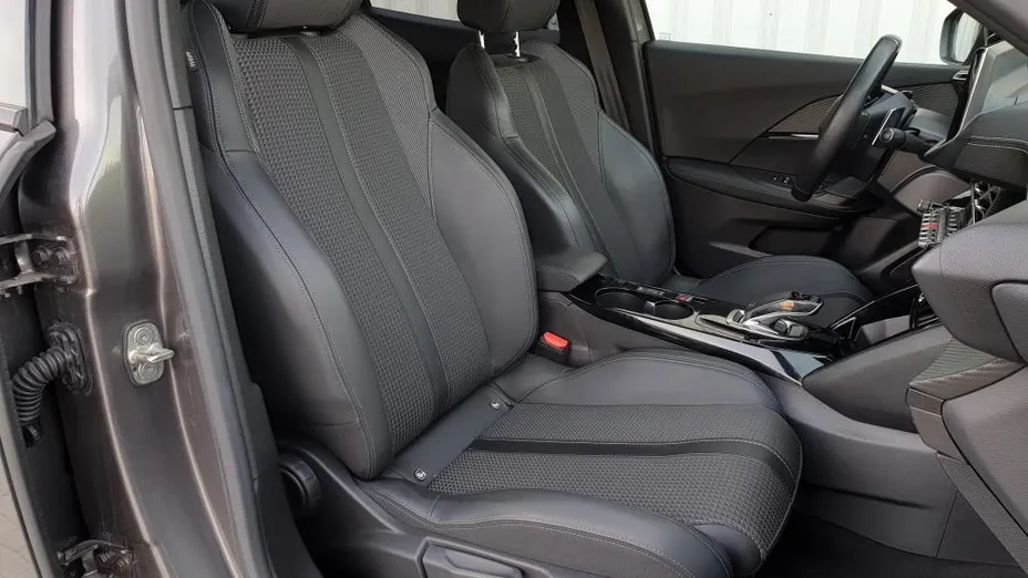 PEUGEOT 2008 2008 1.2 PureTech GT Line S&S EAT8