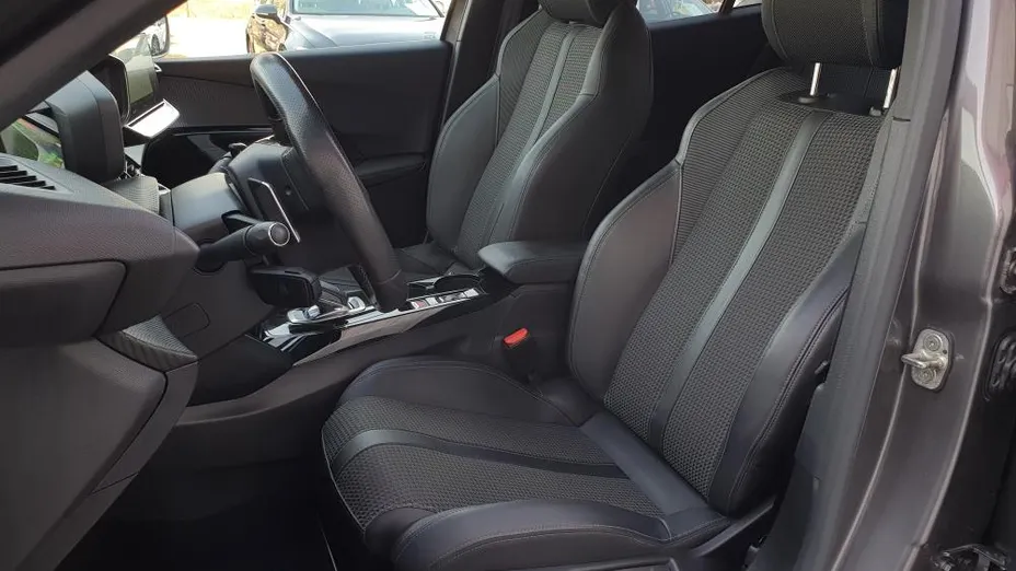 PEUGEOT 2008 2008 1.2 PureTech GT Line S&S EAT8