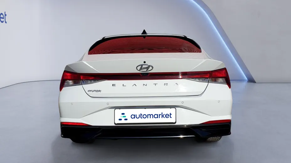 HYUNDAI Elantra Elantra 1.6 Comfort